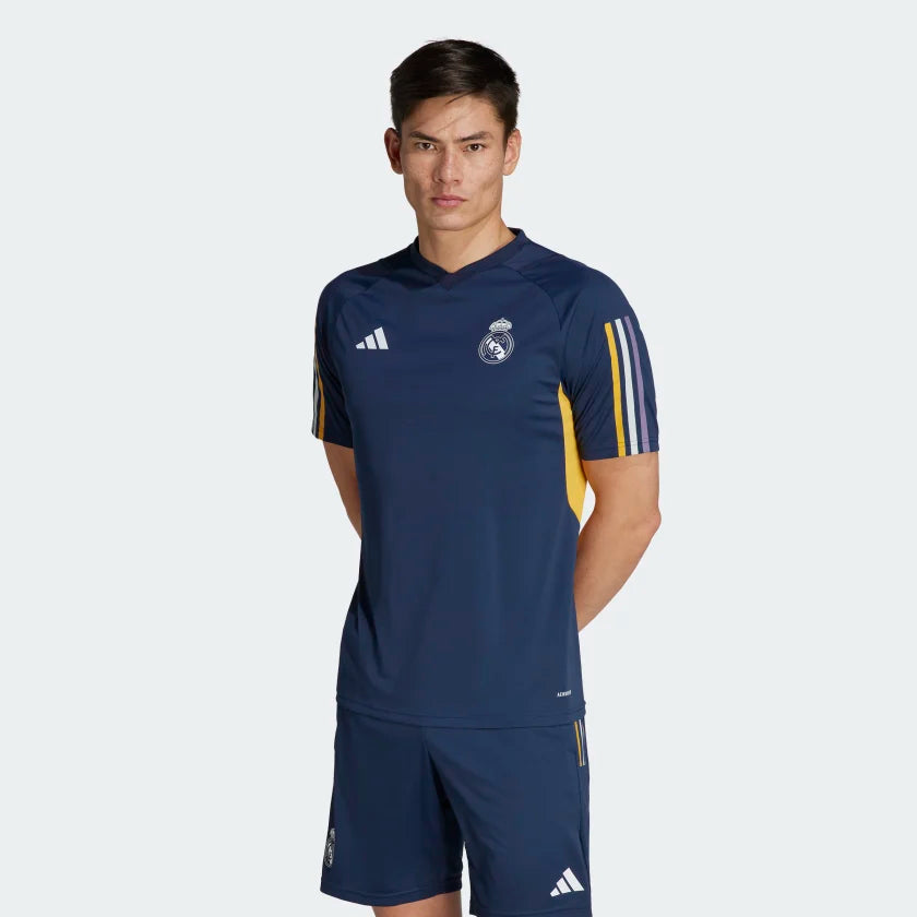 Camiseta Adidas Real Madrid Entrenamiento 2023 Adulto– 100% Fútbol
